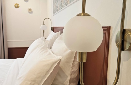 Gignac Bed & Breakfast | La Suite Salagou, charming accommodation 15 minutes from St Guilhem Le Désert.