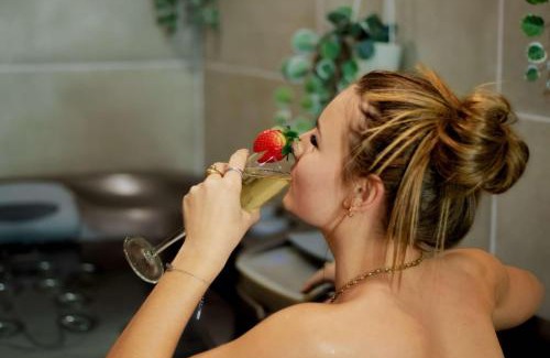 Maraussan Hotel | La suite soledad love room jacuzzi et sauna