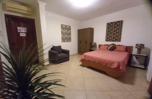 Labadi Bed & Breakfast | LA SUNSET