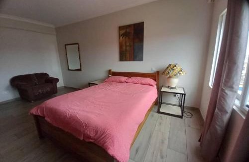 Labadi Bed & Breakfast | LA SUNSET