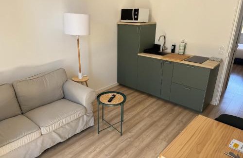Riou - Petit Juas - Av de Grasse Apartment | La Suquette cosy 3 pieces