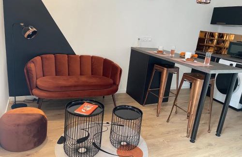 Montlucon Apartment | La Symphonie - Cosy - Climatisation - Proche Gare