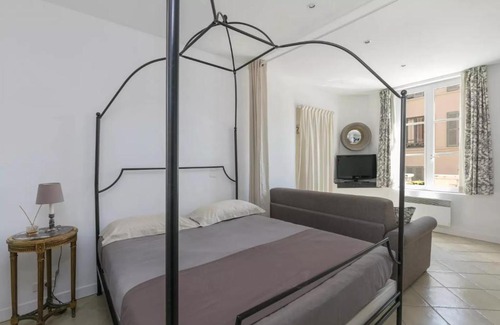 Notre-Dame Apartment | La Terrasse de Mademoiselle