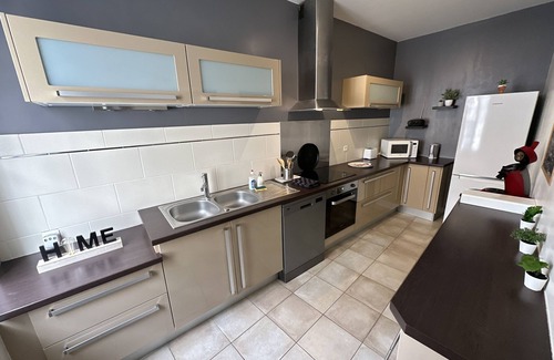 Saintes Apartment | La Terrasse - Parking Gratuit - Fibre - RDC - Centre Ville