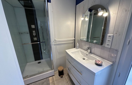 Saintes Apartment | La Terrasse - Parking Gratuit - Fibre - RDC - Centre Ville