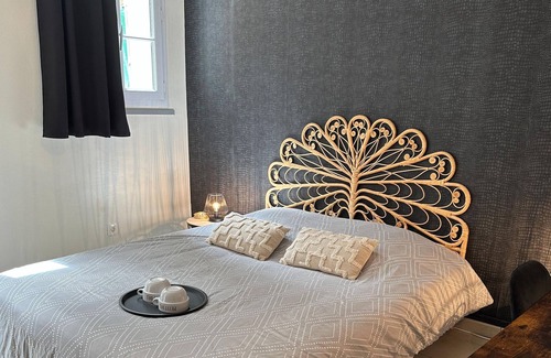 Saintes Apartment | La Terrasse - Parking Gratuit - Fibre - RDC - Centre Ville