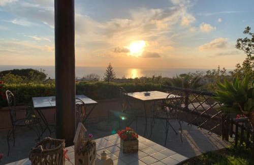 Forio Bed & Breakfast | La Terrazzina sul tramonto