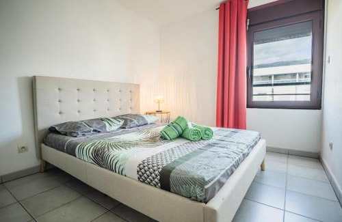 Sainte-Clotilde Apartment | La Ti Tonnelle - Centre et Confort - Wiskeys