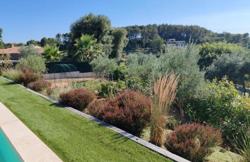 Draguignan House | La Tiny de Louis, au milieu des oliviers, avec jolie piscine