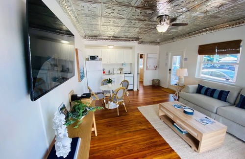 Pass-a-Grille Historic District Apartment | La Tortuga Historic Downtown Pass A Grille St Pete Beach 8