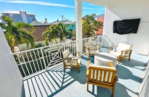 Pass-a-Grille Historic District Apartment | La Tortuga Historic Pass A Grille St Pete Beach 1