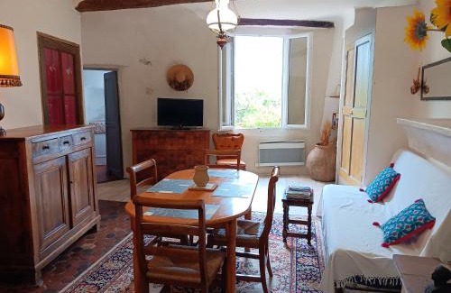 Bargemon Apartment | La tour des remparts