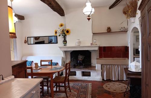 Bargemon Apartment | La tour des remparts