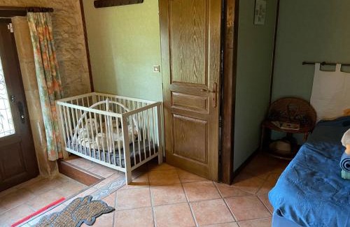 Gontaud House | La Tour du Sorbey - Gîte Nature Familial - Piscine - 3 à 6 Pax