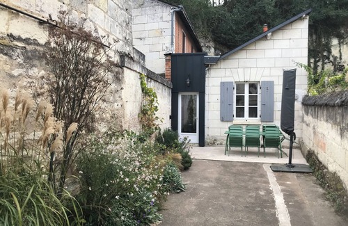 Loches House | La Tranquillité, atypical town house near Beauval and Châteaux de la Loire