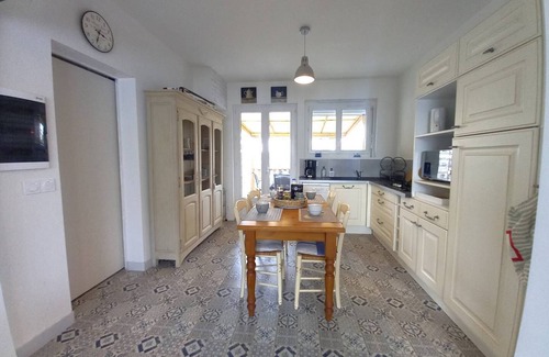 La Tremblade House | La Tremblade - Semi-Detached House in the City Center - Close to Shops and the Port