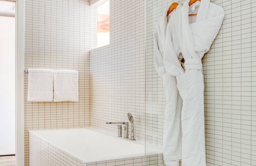 Vence Hotel | La Vague De Saint Paul