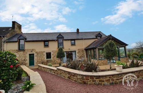 Plouasne House | La vallee de leber