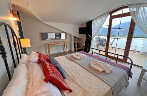 Uzumlu Hotel | La Vera