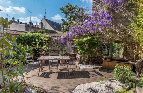 Nemours Apartment | La Verrière du Baron Gréau Le patio