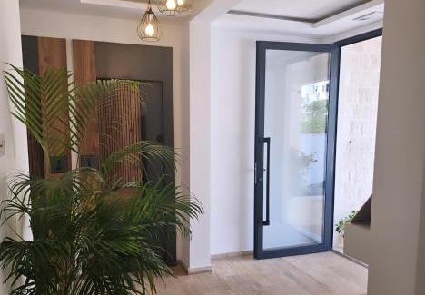 Maini House | La Vida Apartments