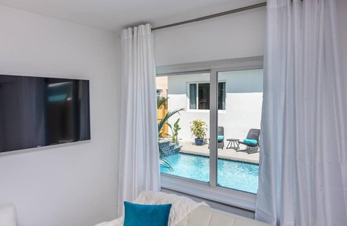 Delray Beach Apartment | La Vida Delray #3-Lux w/HEATED pool-BEST LOCATION!
