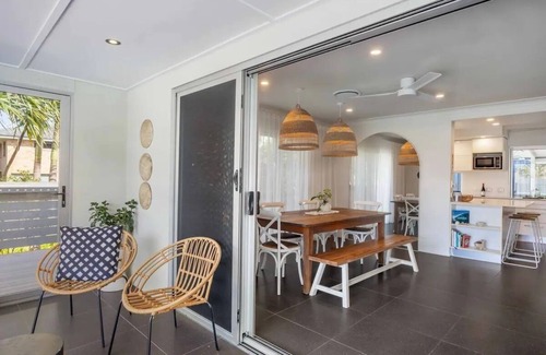Mooloolaba House | 'La Vida' Mooloolaba - Just Steps To The Beach