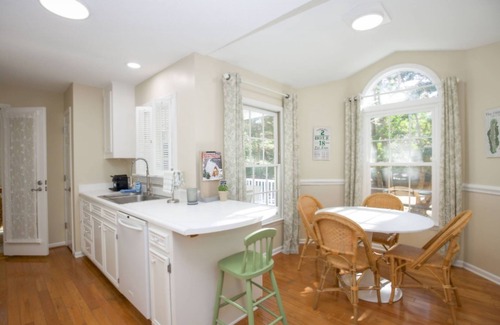 Pinehurst Cottage | La-Vie #4. Charming cottage less than 1 mile to the Village of Pinehurst
