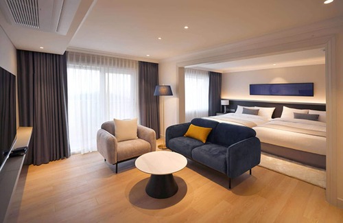 Suwon Hotel | La Vie Dor Hotel and Resort, Trademark Collection by Wyndham