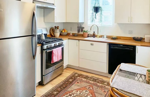 Los Angeles Apartment | La Vie en Rose 2n