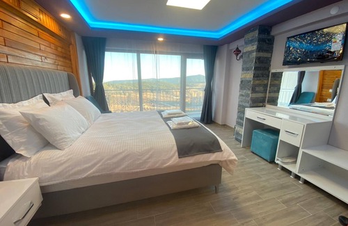 Keciborlu Hotel | La Vie En Rose Otel by Söğütdağı