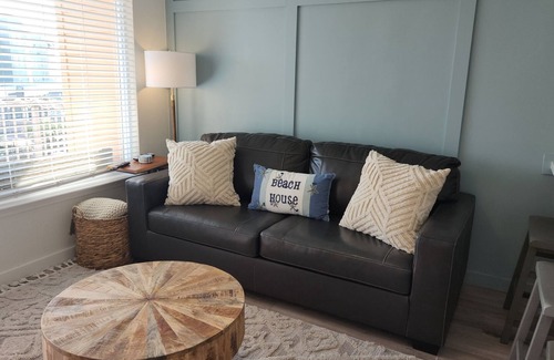 Galveston Condo | La Vie Inn Blue Ocean View! Beach Chic!