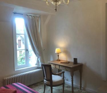Saint-Martin-des-Champs Bed & Breakfast | La Vigne dorée