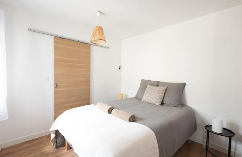 Saint-Bauzille-de-Montmel Villa | La Villa Bardelours