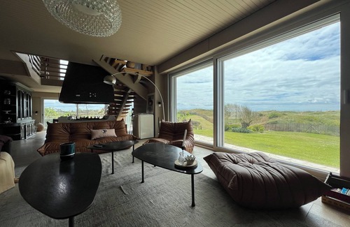Saint-Germain-sur-Ay Villa | La Villa des Jeux