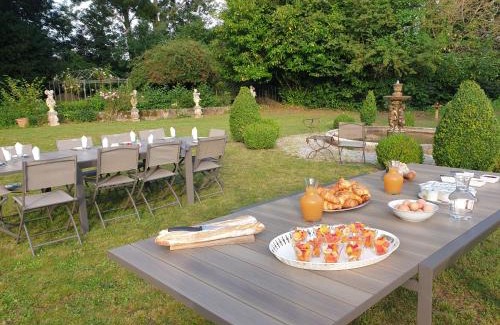 Savigne-lʼEveque House | La Villa des Arts