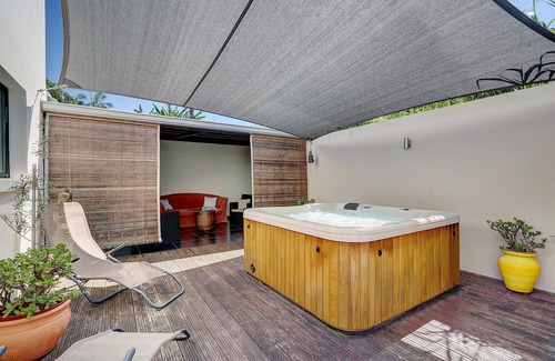 Le Tampon House | La Villa des Mainates - Jacuzzi et vue mer