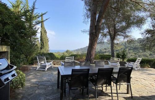 Cap Benat Villa | La Villa des Pins à Benat