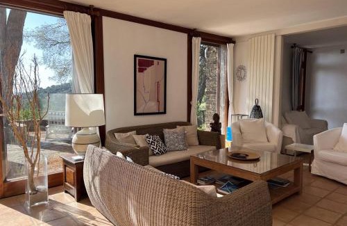 Cap Benat Villa | La Villa des Pins à Benat