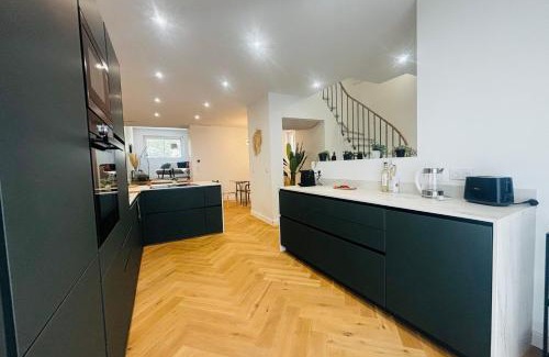 Les Platanes House | La Villa des Platanes Parking Terrasse- WIFI