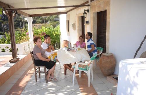 Karpathos House | La Villa di Zazopetra