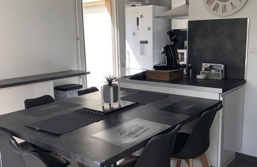 Biscarrosse House | La Villa Du Lac, put your suitcases . Simply