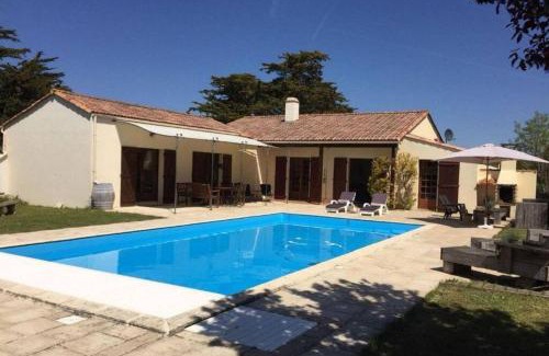 Jard-sur-Mer Villa | La Villa du Payré, proche mer et piscine chauffée