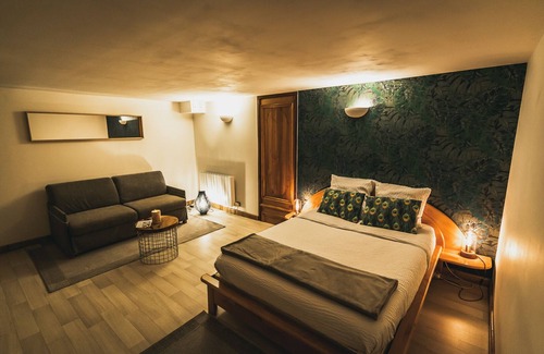 Miribel House | La Villa du Rhone