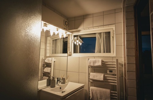 Miribel House | La Villa du Rhone