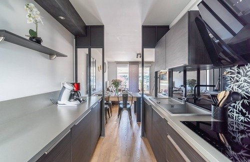 Riou - Petit Juas - Av de Grasse Apartment | La Villa Gauguin - Two Bedroom Apartment, Sleeps 6