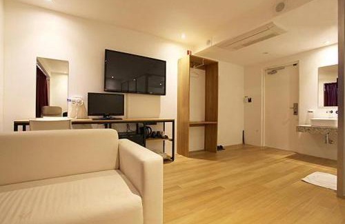 Nokbeon-dong Hotel | La Villa Hotel