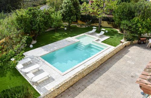Poggio dei Pini Bed & Breakfast | La Villa Incantata
