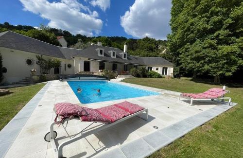 Bievres Bed & Breakfast | La Villa Martinière