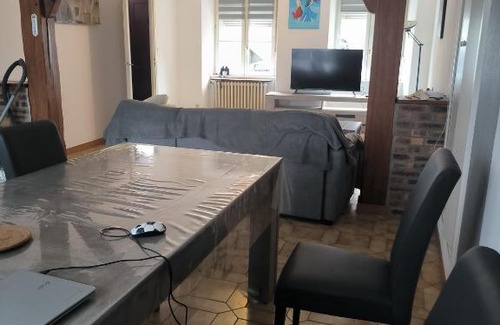 La Neuville-aux-Larris House | la Villa Nova